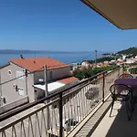 Aparthotel Azra 4*