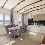 Azra 4*