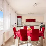 Azra 4* Duće