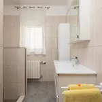 Aparthotel Azra 4*