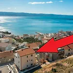 Aparthotel Azra 4*