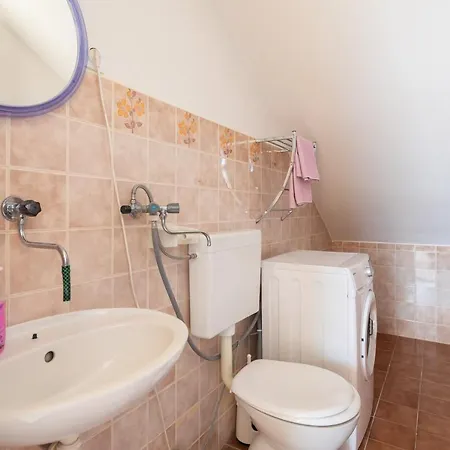 Azra 4* Duće
