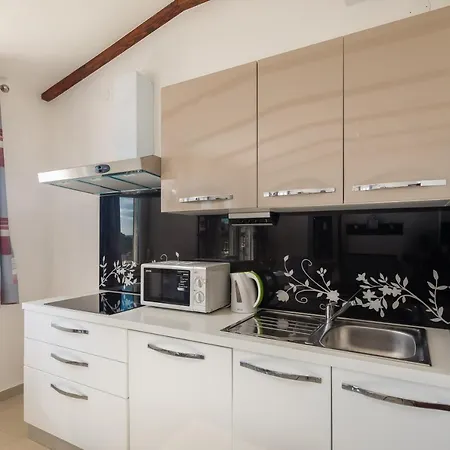 Apart Otel Azra Duće