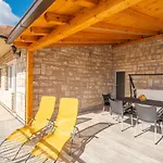 Apartmanhotel Azra 4*