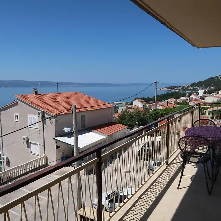 Aparthotel Azra *