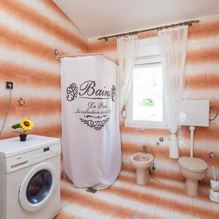 Apartmanhotel Azra Duće