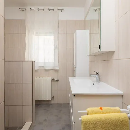 Apartmanhotel Azra 4*