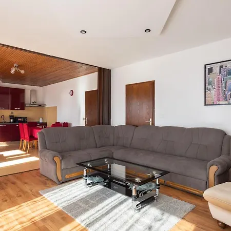 Apartmanhotel Azra Duće