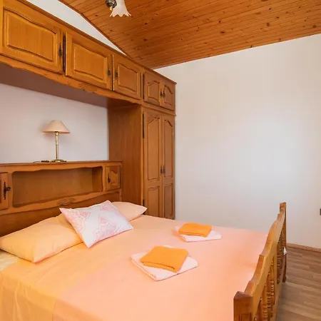 Azra Apartmanhotel