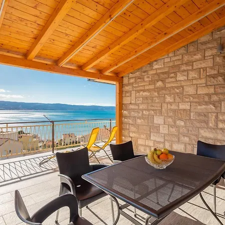 Azra Apartmanhotel Duće