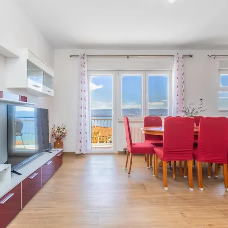 Azra Apart-hotel 4*