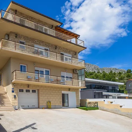 Apart-hotel Azra