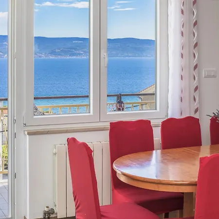 Azra Apart-hotel 4*