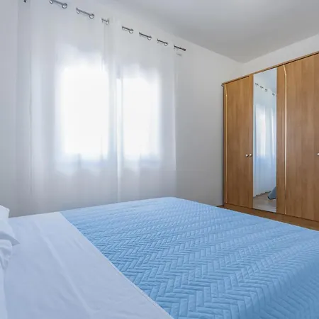 Azra Apart-hotel