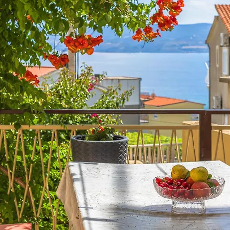 Azra Apart-hotel 4*